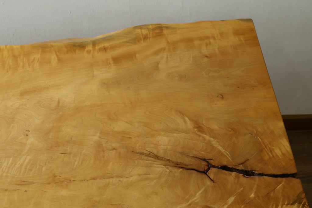 中古　国産職人手作り品　栃ノ木(トチノキ)　一枚板の存在感あふれるダイニングテーブル　製作費約45万円　(R-087540)