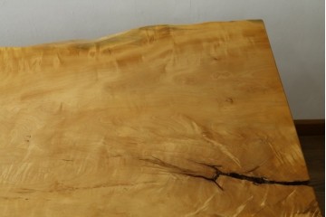 中古　国産職人手作り品　栃ノ木(トチノキ)　一枚板の存在感あふれるダイニングテーブル　製作費約45万円　(R-087540)