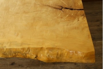 中古　国産職人手作り品　栃ノ木(トチノキ)　一枚板の存在感あふれるダイニングテーブル　製作費約45万円　(R-087540)