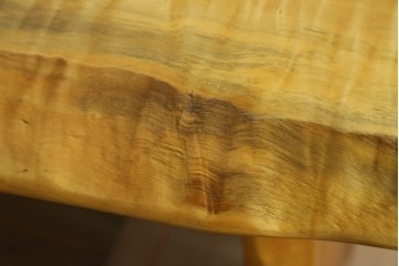 中古　国産職人手作り品　栃ノ木(トチノキ)　一枚板の存在感あふれるダイニングテーブル　製作費約45万円　(R-087540)