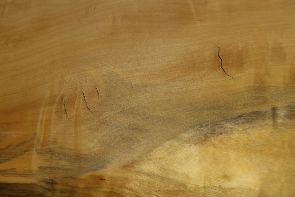 中古　国産職人手作り品　栃ノ木(トチノキ)　一枚板の存在感あふれるダイニングテーブル　製作費約45万円　(R-087540)