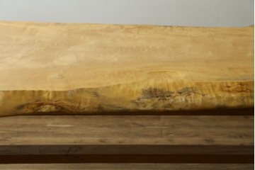 中古　国産職人手作り品　栃ノ木(トチノキ)　一枚板の存在感あふれるダイニングテーブル　製作費約45万円　(R-087540)