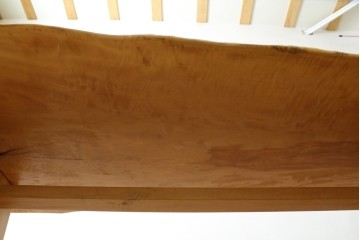 中古　国産職人手作り品　栃ノ木(トチノキ)　一枚板の存在感あふれるダイニングテーブル　製作費約45万円　(R-087540)