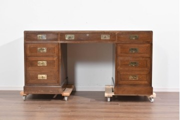 中古　希少な廃番品　カリモク家具(karimoku)　domani(ドマーニ)　Morganton(モーガントン)　風格ある両袖デスク　(R-087541)