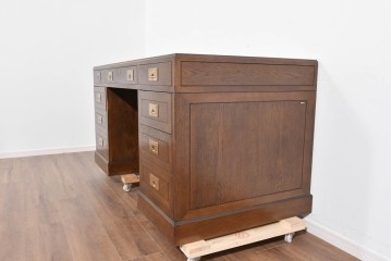 中古　希少な廃番品　カリモク家具(karimoku)　domani(ドマーニ)　Morganton(モーガントン)　風格ある両袖デスク　(R-087541)