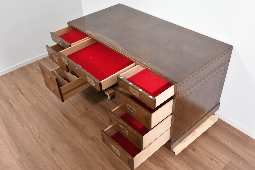 中古　希少な廃番品　カリモク家具(karimoku)　domani(ドマーニ)　Morganton(モーガントン)　風格ある両袖デスク　(R-087541)