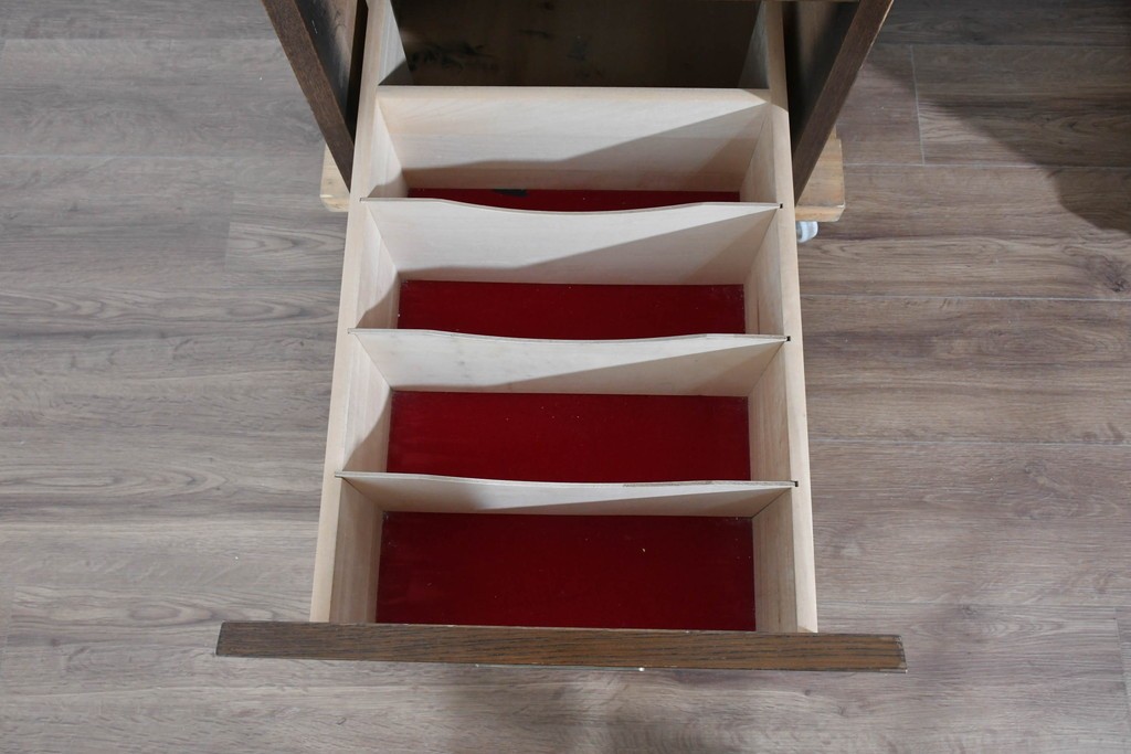 中古　希少な廃番品　カリモク家具(karimoku)　domani(ドマーニ)　Morganton(モーガントン)　風格ある両袖デスク　(R-087541)