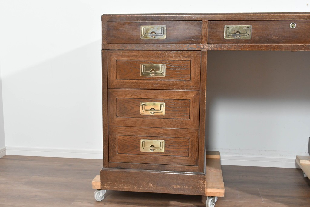 中古　希少な廃番品　カリモク家具(karimoku)　domani(ドマーニ)　Morganton(モーガントン)　風格ある両袖デスク　(R-087541)