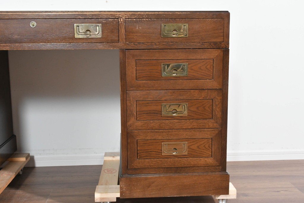 中古　希少な廃番品　カリモク家具(karimoku)　domani(ドマーニ)　Morganton(モーガントン)　風格ある両袖デスク　(R-087541)