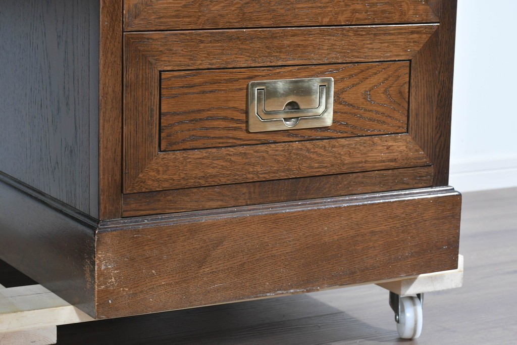 中古　希少な廃番品　カリモク家具(karimoku)　domani(ドマーニ)　Morganton(モーガントン)　風格ある両袖デスク　(R-087541)