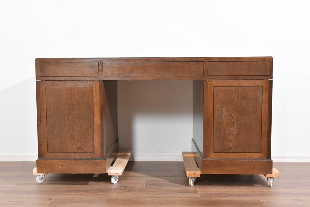 中古　希少な廃番品　カリモク家具(karimoku)　domani(ドマーニ)　Morganton(モーガントン)　風格ある両袖デスク　(R-087541)