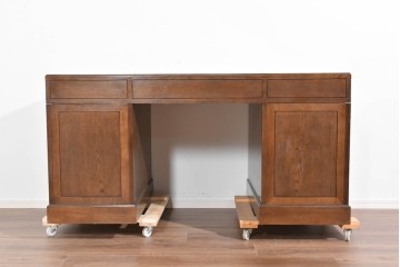 中古　希少な廃番品　カリモク家具(karimoku)　domani(ドマーニ)　Morganton(モーガントン)　風格ある両袖デスク　(R-087541)