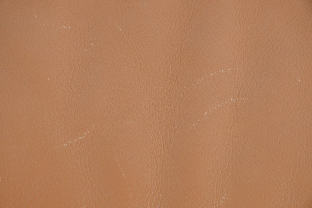 中古　カリモク家具(karimoku)　Chitano(チターノ)　レザー(本革)　やわらかな丸みが魅力の三人掛けソファ　定価約35万円　(R-087542)