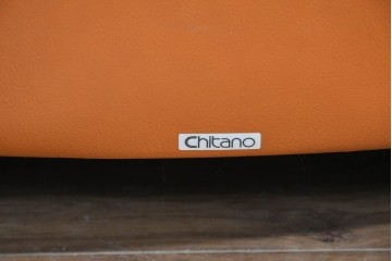 中古　カリモク家具(karimoku)　Chitano(チターノ)　レザー(本革)　やわらかな丸みが魅力の三人掛けソファ　定価約35万円　(R-087542)