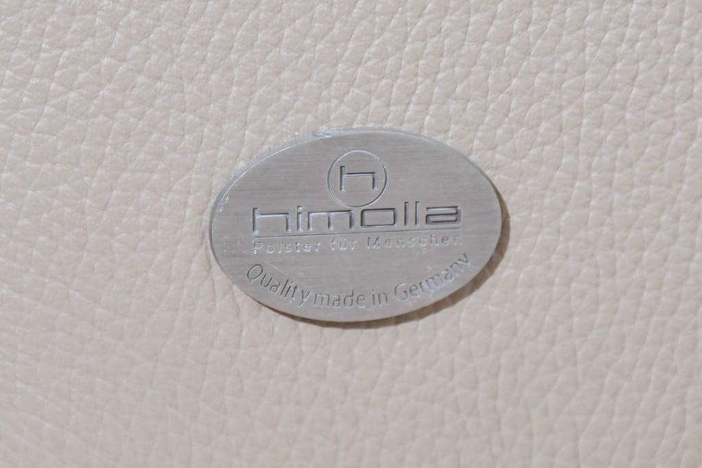 新古　展示品　美品　ドイツ高級ブランド　himolla(ヒモラ)　フーゴ　本革(レザー)　ハイバック形状の三人掛けソファ　定価約60万円　(R-087543)