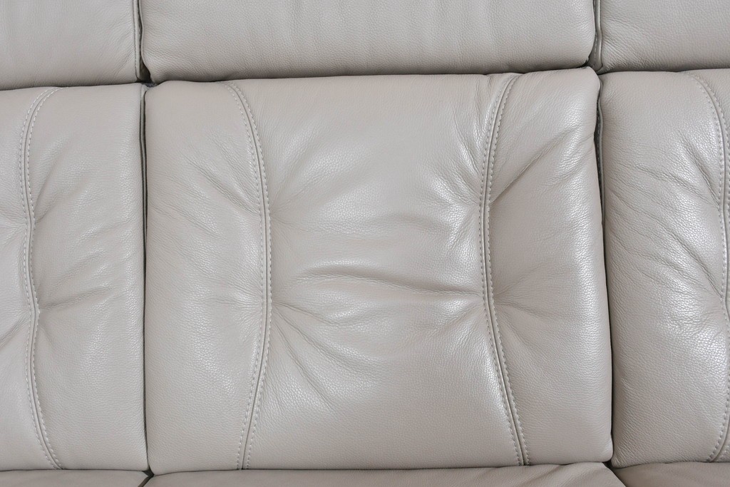 新古　展示品　美品　ドイツ高級ブランド　himolla(ヒモラ)　フーゴ　本革(レザー)　ハイバック形状の三人掛けソファ　定価約60万円　(R-087543)