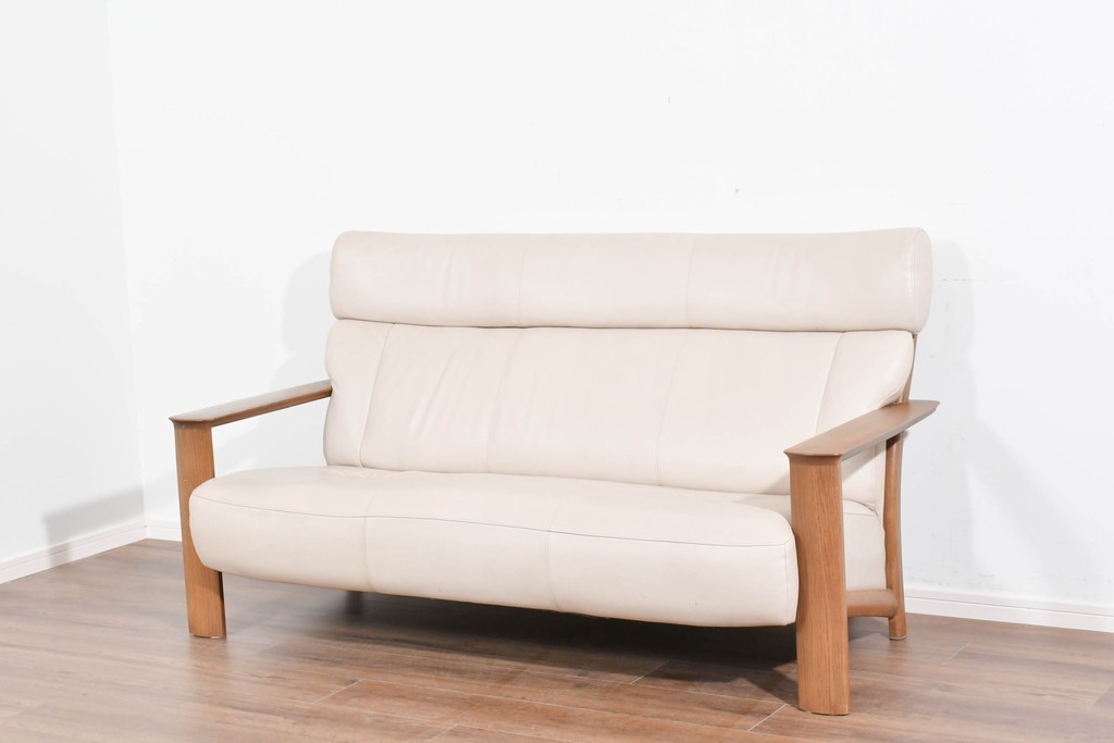 中古　カリモク家具(karimoku)　オーク材　本革(レザー)　ナチュラルモダンな3人掛けソファ　定価約28万円　(R-087544)