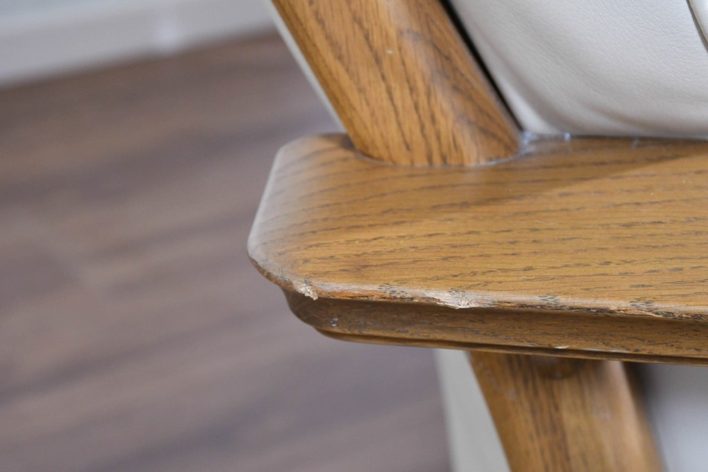 中古　カリモク家具(karimoku)　オーク材　本革(レザー)　ナチュラルモダンな3人掛けソファ　定価約28万円　(R-087544)