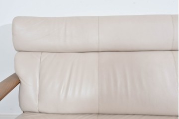 中古　カリモク家具(karimoku)　オーク材　本革(レザー)　ナチュラルモダンな3人掛けソファ　定価約28万円　(R-087544)