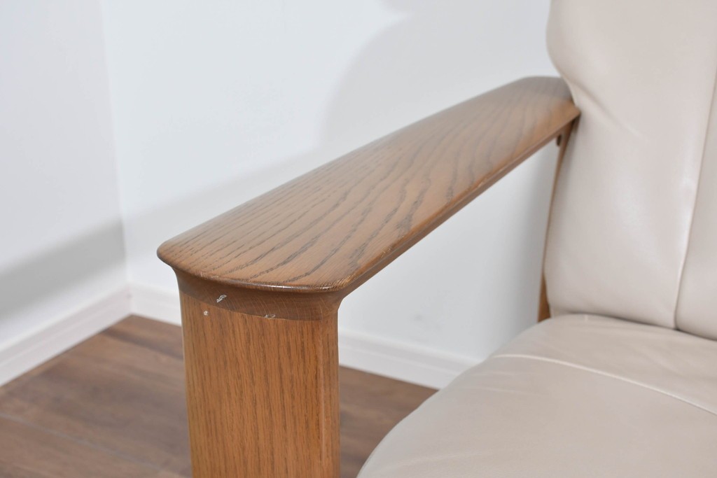 中古　カリモク家具(karimoku)　オーク材　本革(レザー)　ナチュラルモダンな3人掛けソファ　定価約28万円　(R-087544)