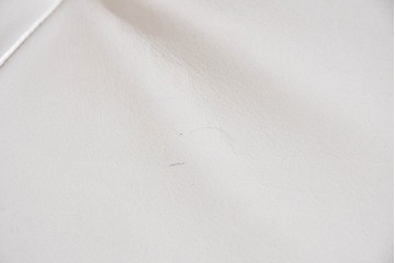 中古　カリモク家具(karimoku)　オーク材　本革(レザー)　ナチュラルモダンな3人掛けソファ　定価約28万円　(R-087544)