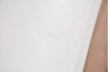 中古　カリモク家具(karimoku)　オーク材　本革(レザー)　ナチュラルモダンな3人掛けソファ　定価約28万円　(R-087544)