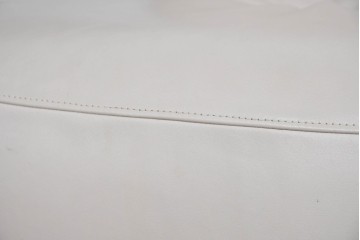 中古　カリモク家具(karimoku)　オーク材　本革(レザー)　ナチュラルモダンな3人掛けソファ　定価約28万円　(R-087544)