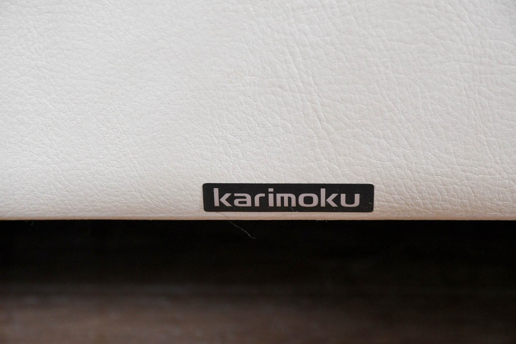 中古　カリモク家具(karimoku)　オーク材　本革(レザー)　ナチュラルモダンな3人掛けソファ　定価約28万円　(R-087544)