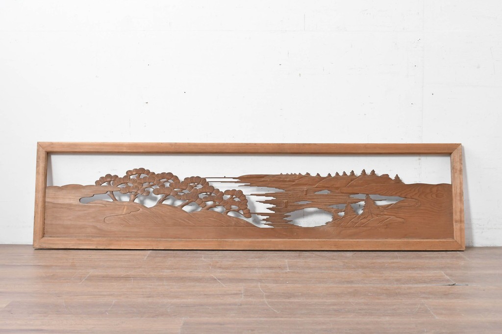 アンティーク建具　昭和初期　松と山水風景の彫刻が美しい欄間1枚　(R-087546)