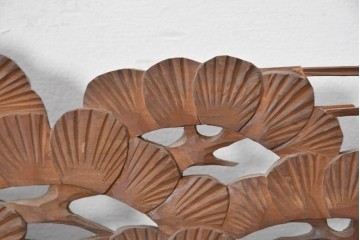 アンティーク建具　昭和初期　松と山水風景の彫刻が美しい欄間1枚　(R-087546)