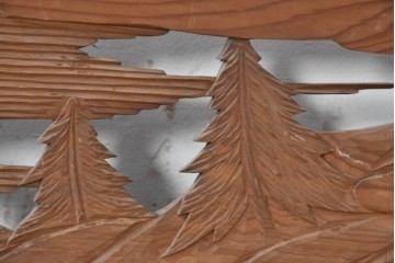 アンティーク建具　昭和初期　松と山水風景の彫刻が美しい欄間1枚　(R-087546)