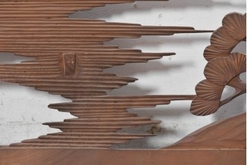アンティーク建具　昭和初期　松と山水風景の彫刻が美しい欄間1枚　(R-087546)