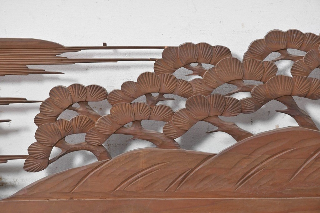 アンティーク建具　昭和初期　松と山水風景の彫刻が美しい欄間1枚　(R-087546)