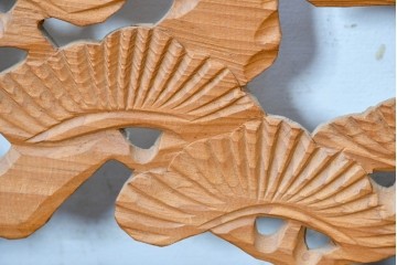 ヴィンテージ建具　昭和中期　松竹の彫刻が施された欄間1枚　(R-087549)