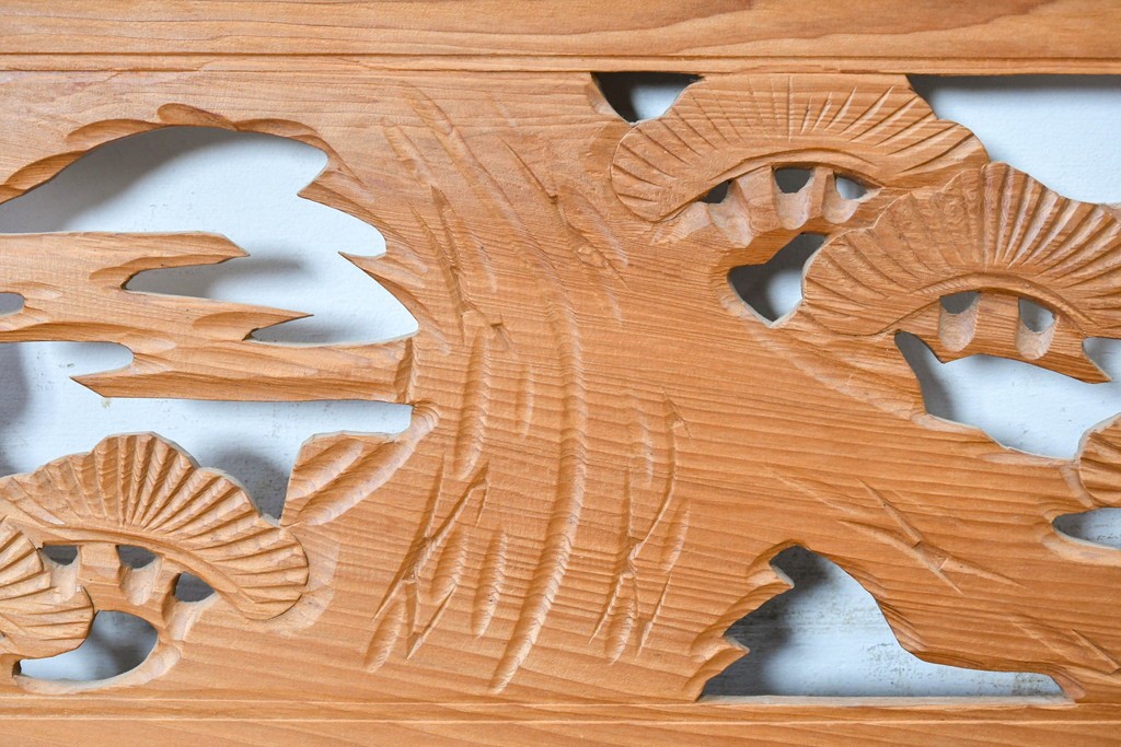 ヴィンテージ建具　昭和中期　松竹の彫刻が施された欄間1枚　(R-087549)