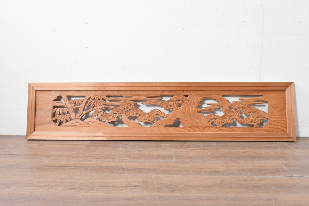 ヴィンテージ建具　昭和中期　松竹の彫刻が施された欄間1枚　(R-087549)