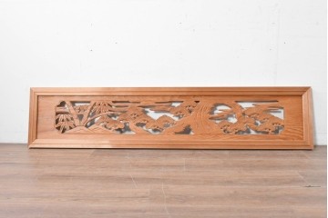 ヴィンテージ建具　昭和中期　松竹の彫刻が施された欄間1枚　(R-087549)