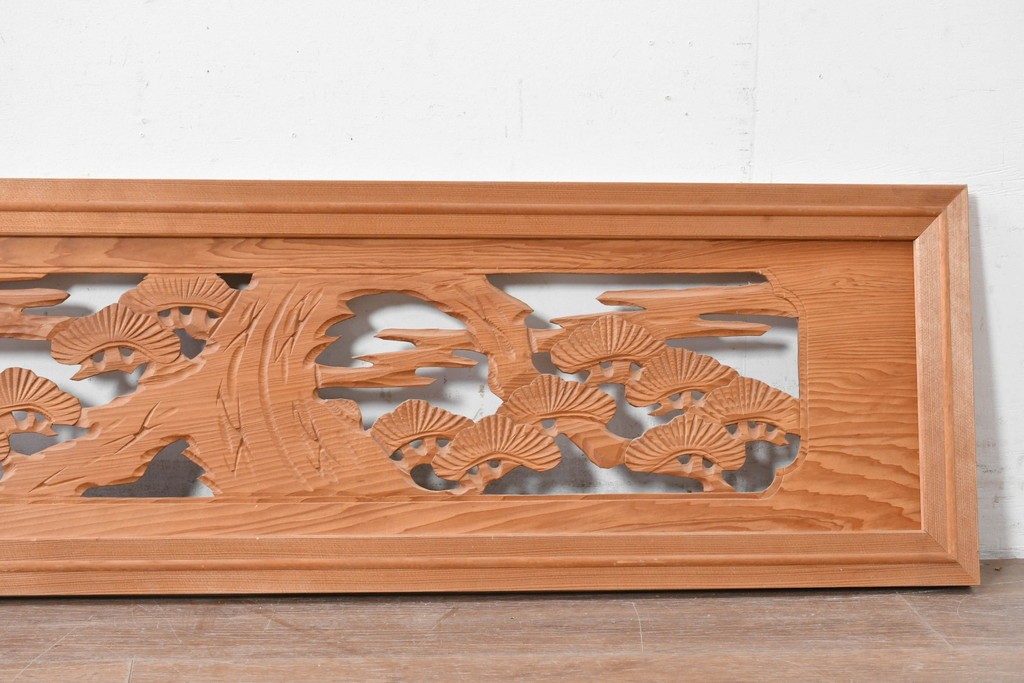 ヴィンテージ建具　昭和中期　松竹の彫刻が施された欄間1枚　(R-087549)