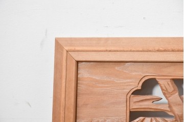 ヴィンテージ建具　昭和中期　松竹の彫刻が施された欄間1枚　(R-087549)