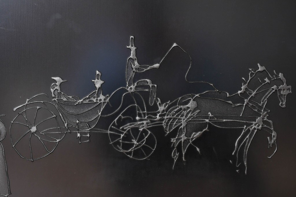 現代アート　在銘　R.Akiyama(秋山亮太)作　クラシカルなパリの街並みを描いた特大ガラスパネルアート　(R-087552)
