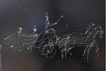 現代アート　在銘　R.Akiyama(秋山亮太)作　クラシカルなパリの街並みを描いた特大ガラスパネルアート　(R-087552)