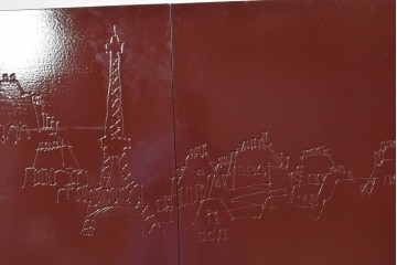 現代アート　在銘　R.Akiyama(秋山亮太)作　クラシカルなパリの街並みを描いた特大ガラスパネルアート　(R-087552)