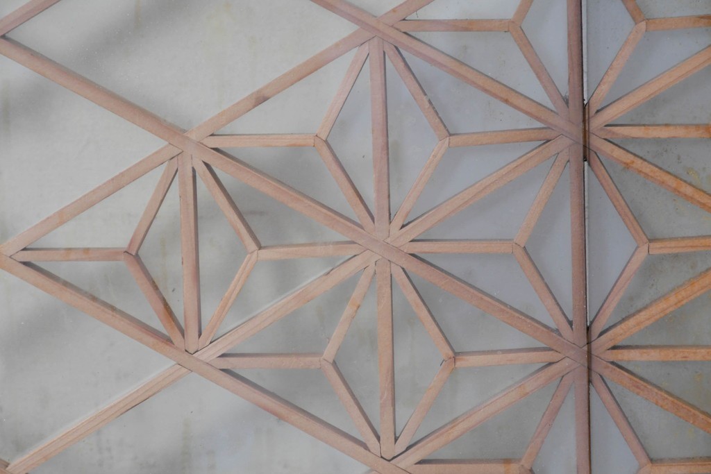 ヴィンテージ建具　昭和中期　両面ガラス　麻の葉模様の組子が美しい欄間1枚　(R-087553)