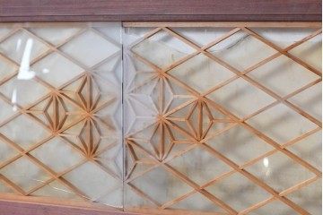 ヴィンテージ建具　昭和中期　両面ガラス　麻の葉模様の組子が美しい欄間1枚　(R-087553)