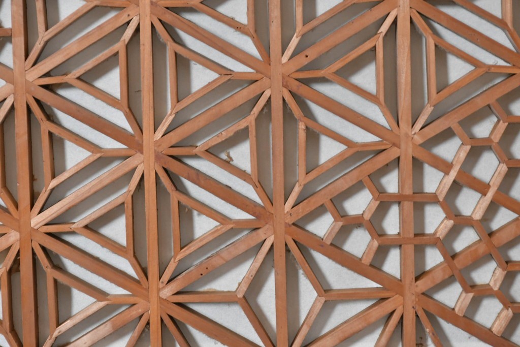 アンティーク建具　昭和初期　大小の組子細工が美しく連なる障子欄間1枚　(R-087555)