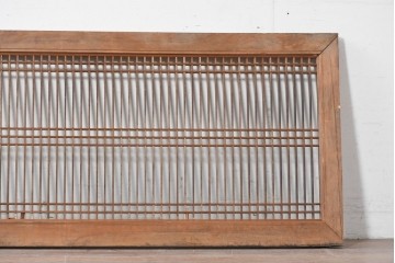 アンティーク建具　大正から昭和初期　繊細な縦桟が整然と並ぶ筬欄間1枚　(R-087556)