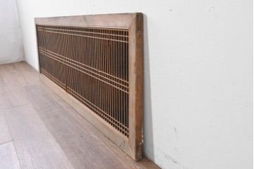 アンティーク建具　大正から昭和初期　繊細な縦桟が整然と並ぶ筬欄間1枚　(R-087556)
