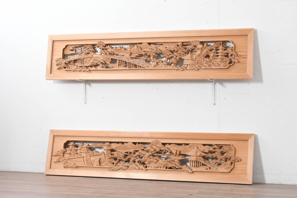 ヴィンテージ建具　昭和中期　橋と松の風景彫刻が美しい欄間2枚セット　(R-087558)