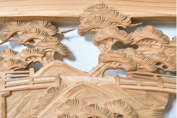 ヴィンテージ建具　昭和中期　橋と松の風景彫刻が美しい欄間2枚セット　(R-087558)