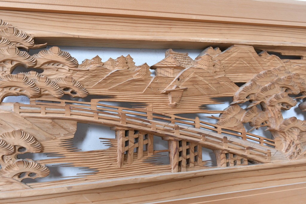 ヴィンテージ建具　昭和中期　橋と松の風景彫刻が美しい欄間2枚セット　(R-087558)